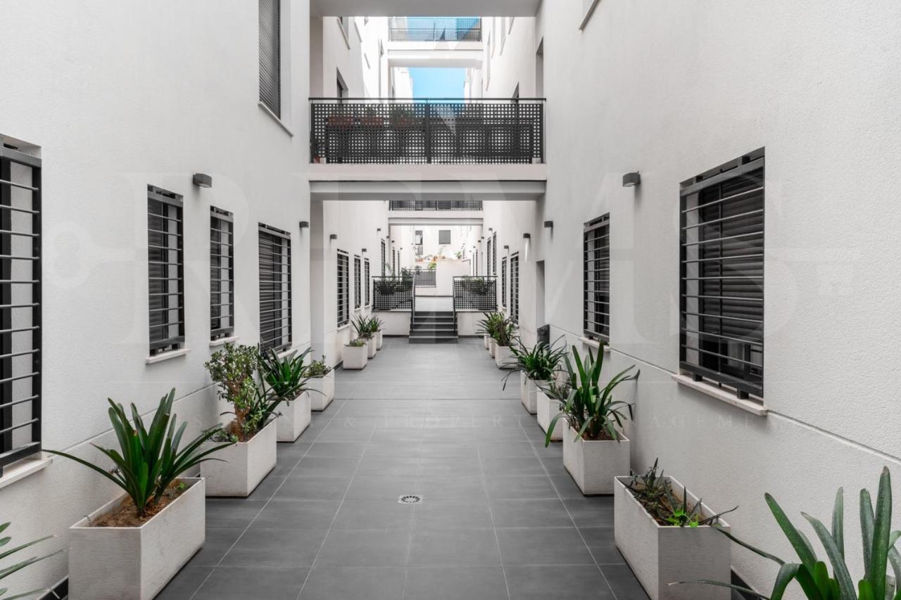 Cozy Flat With Common Pool & Parking - Center By Rems Apartment Málaga Exterior foto