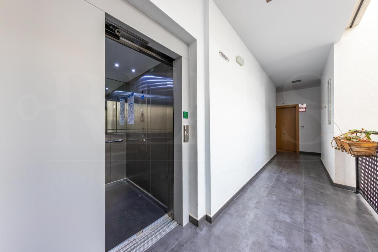 Cozy Flat With Common Pool & Parking - Center By Rems Apartment Málaga Exterior foto