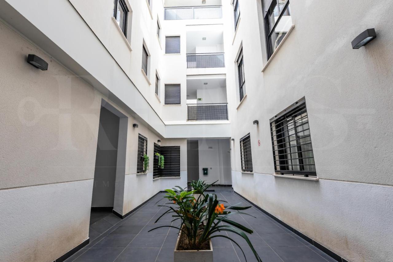 Cozy Flat With Common Pool & Parking - Center By Rems Apartment Málaga Exterior foto